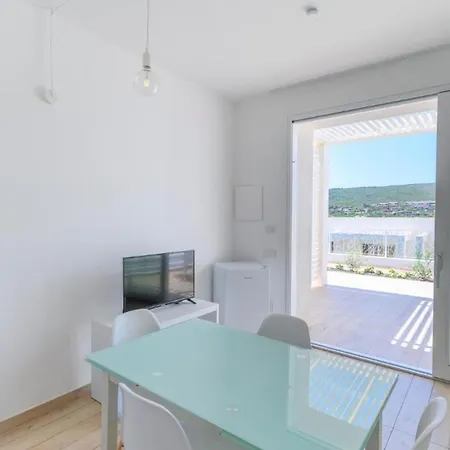 Stunning Capo Falcone Charming B4 Sleeps 4 Persons Num 5090 * Stintino