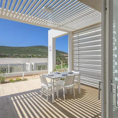 Stunning Capo Falcone Charming B4 Sleeps 4 Persons Num 5090 Stintino